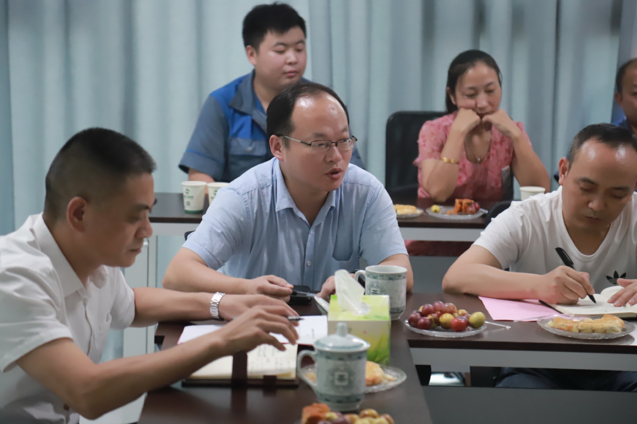 情滿(mǎn)中秋，共話(huà)未來(lái)。湘江電纜工會(huì)舉行中秋茶話(huà)會(huì)